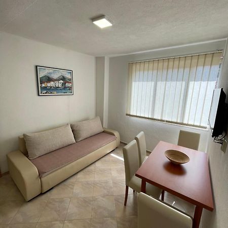 Ivan I Matej Apartments Blace Eksteriør billede