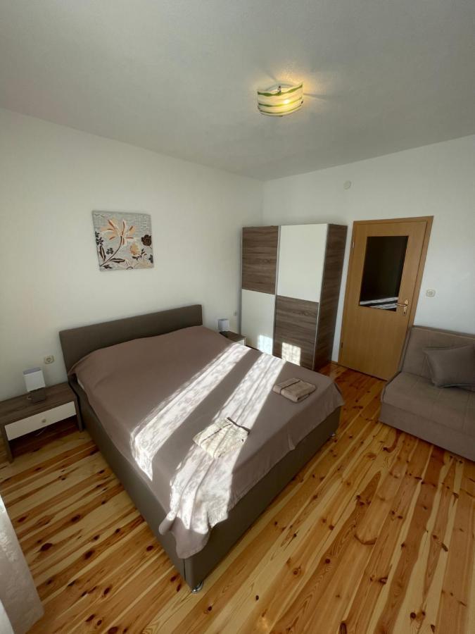 Ivan I Matej Apartments Blace Eksteriør billede