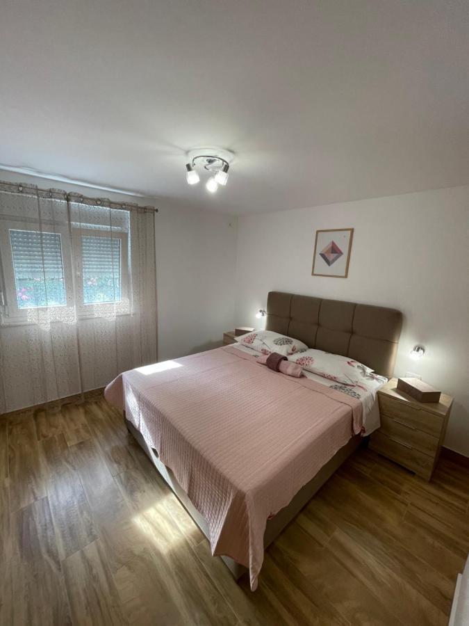Ivan I Matej Apartments Blace Eksteriør billede